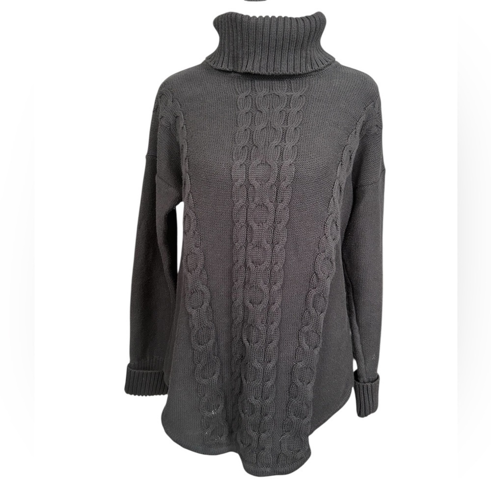 L.L. Bean Women’s Black Cable Knit Turtle Neck Sweater Size Medium